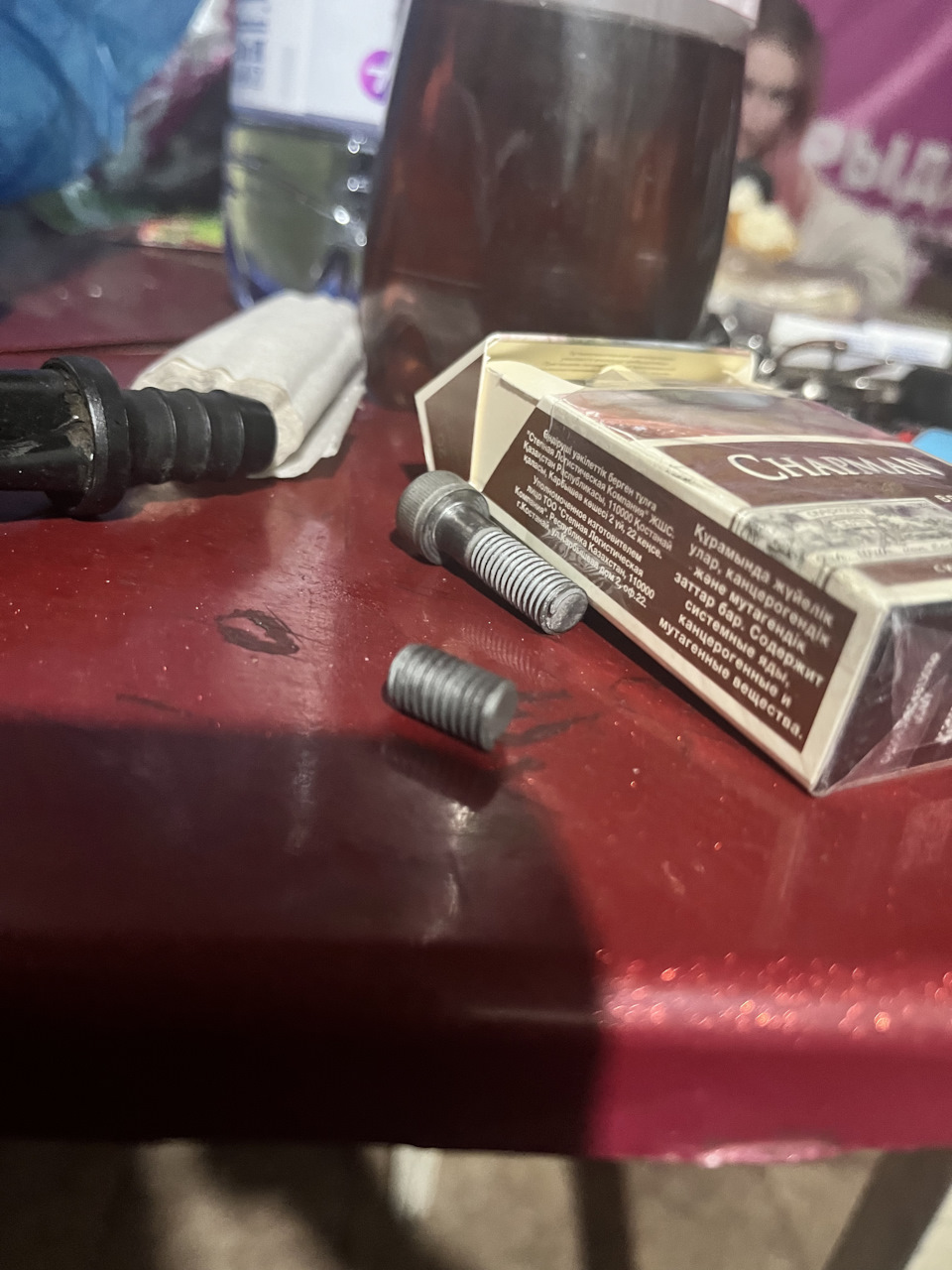 Обломался болт на натяжном ролике — Volkswagen Passat B5, 2,8 л, 1999 ...