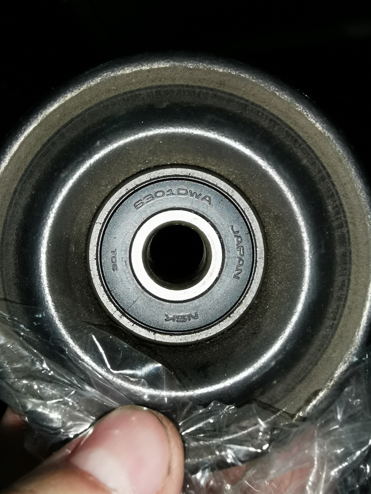 Двигатель. Навесное оборудование. Ролик натяжителя, обводной ролик ...