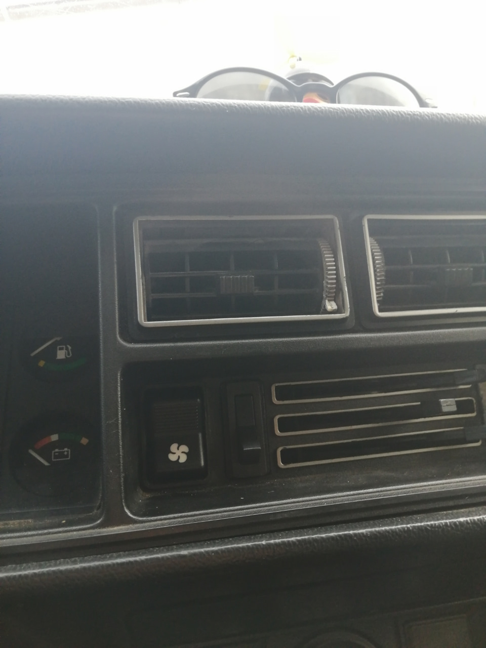 #4 Кнопка печки от нивы на 2107 — Lada 21074, 1,6 л, 2006 года ...