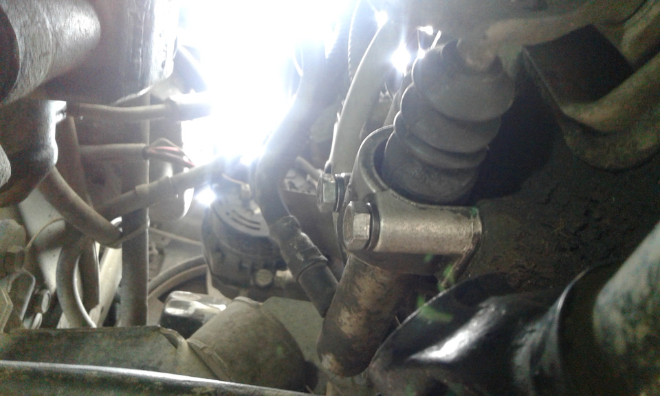Как открутить шланг от рабочего цилиндра сцепления - 96 фото