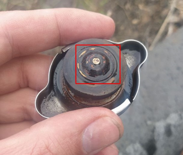 Сжимается верхний патрубок радиатора. — KIA Spectra, 1,6 л, 2007 года ...