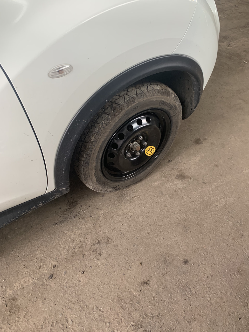 Первый боковой порез🙈 — Nissan Juke (1G), 1,6 л, 2014 года | шины | DRIVE2