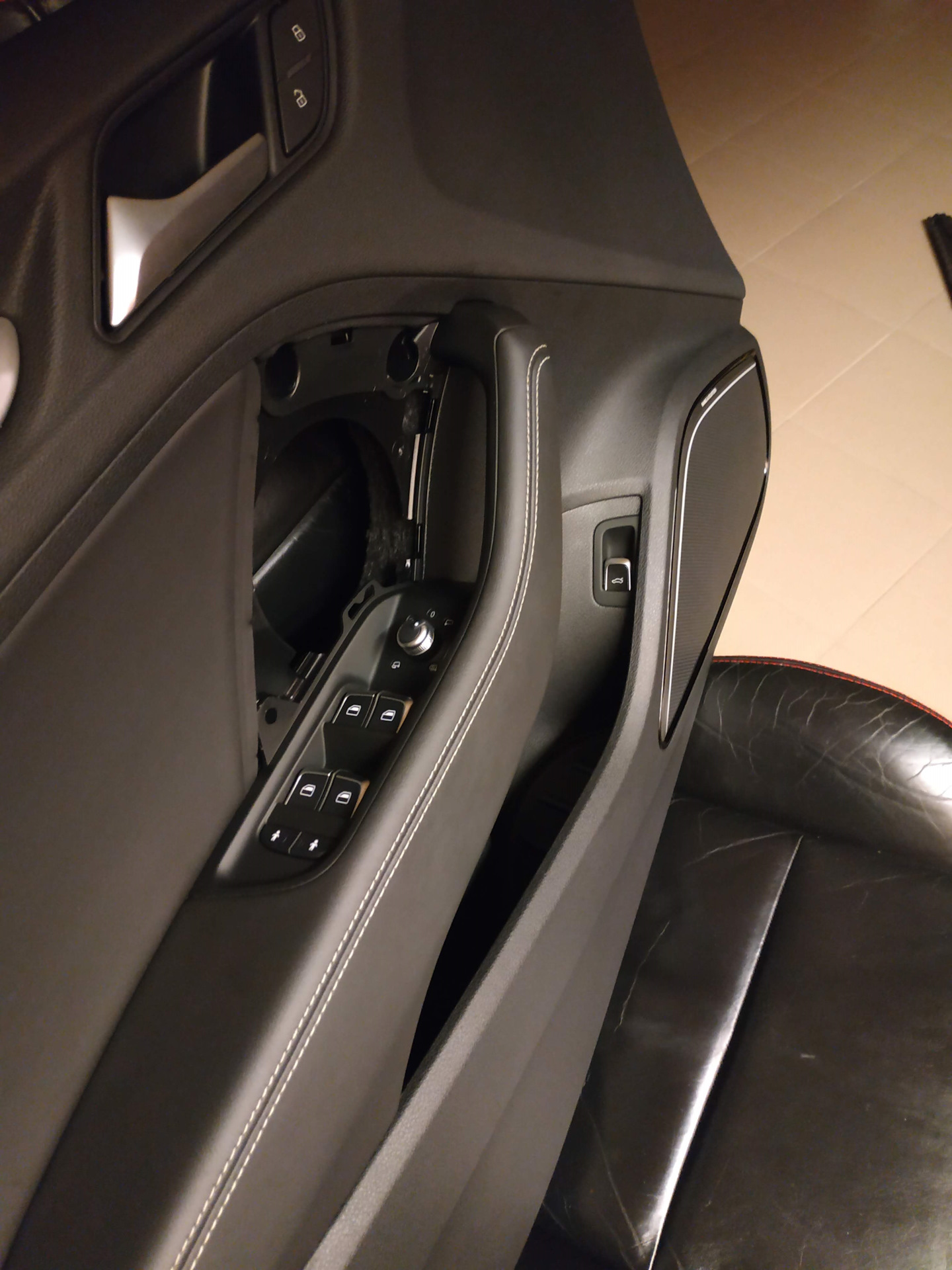 Audi A3 8v Drivers door trunk release button retrofit — Audi A3 (8V), 1