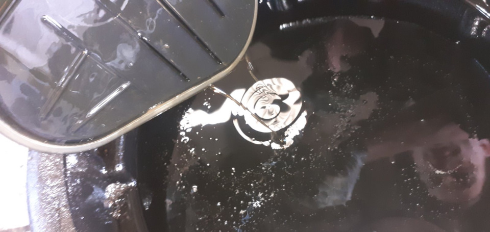 Замена масла в АКПП и крестовины рулевого вала — Audi Q5 (1G), 2 л ...