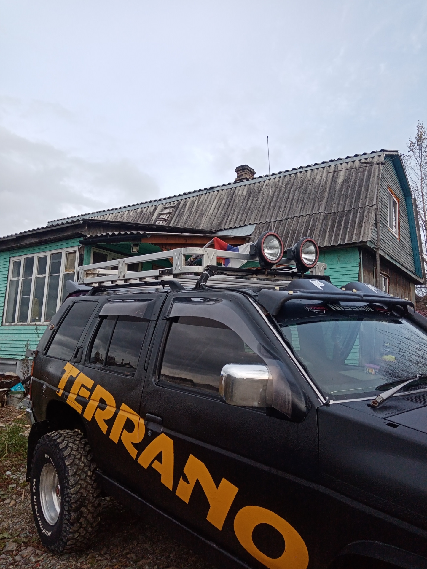 Багажник и готово. — Nissan Terrano I, 3,2 л, 1994 года | тюнинг | DRIVE2