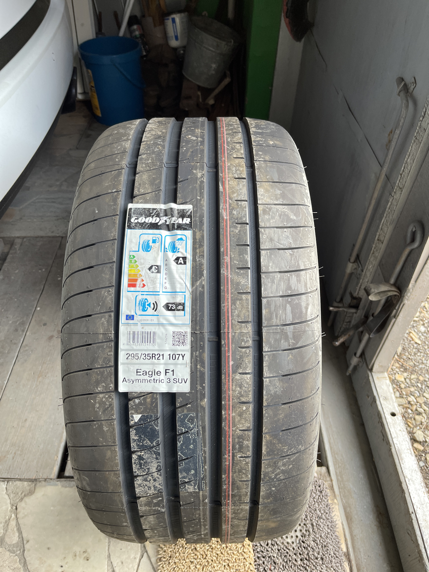 Goodyear f1 asymmetric 3 отзывы. Kumho - 295/35r21. Колеса Porsche Macan Goodyear Eagle f1. 295/35 R21.