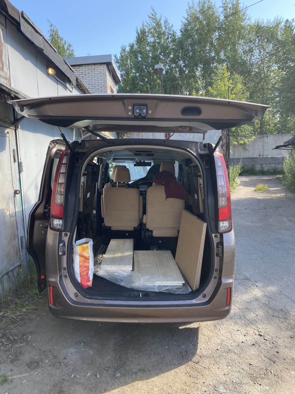 Фото в бортжурнале Toyota Noah (3G)