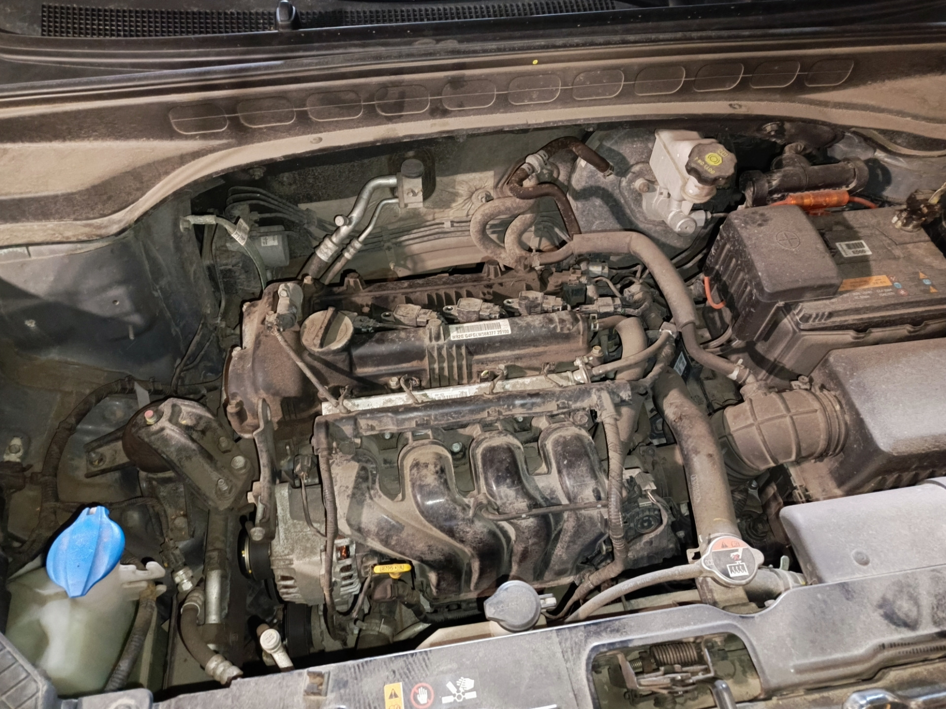 Как поменять свечи на крета 1. Свечи зажигания hyundai creta 1. Замена свечей зажигания в хендай крета 1. Свечи хендай крета 1. 6 свечи нгк.