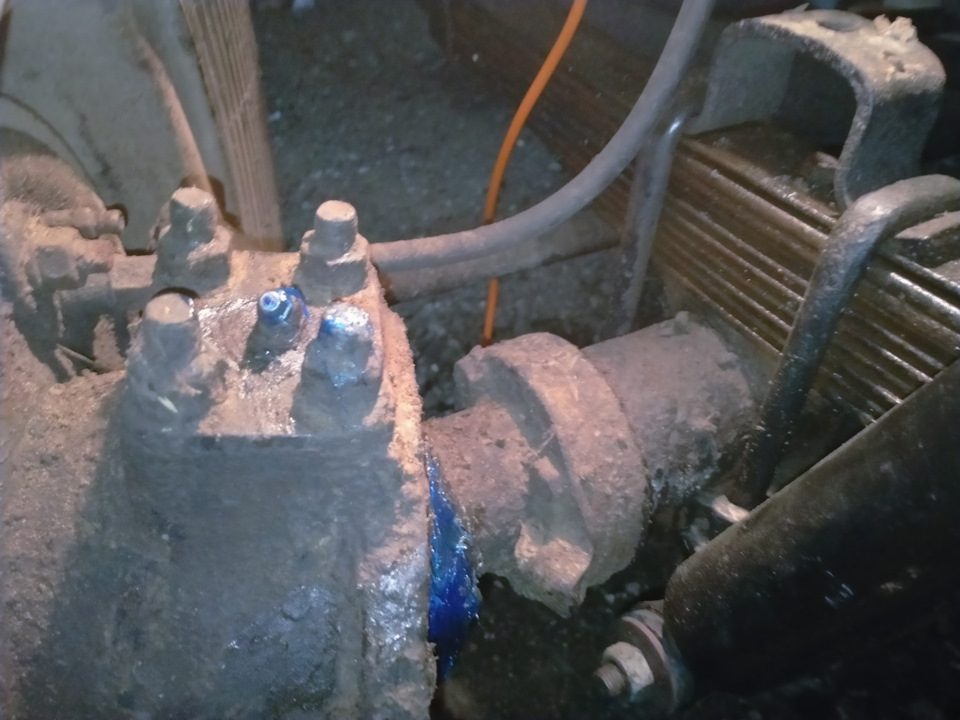 Шприцевание шкворней — ГАЗ 69A, 2,4 л, 1967 года | техосмотр | DRIVE2