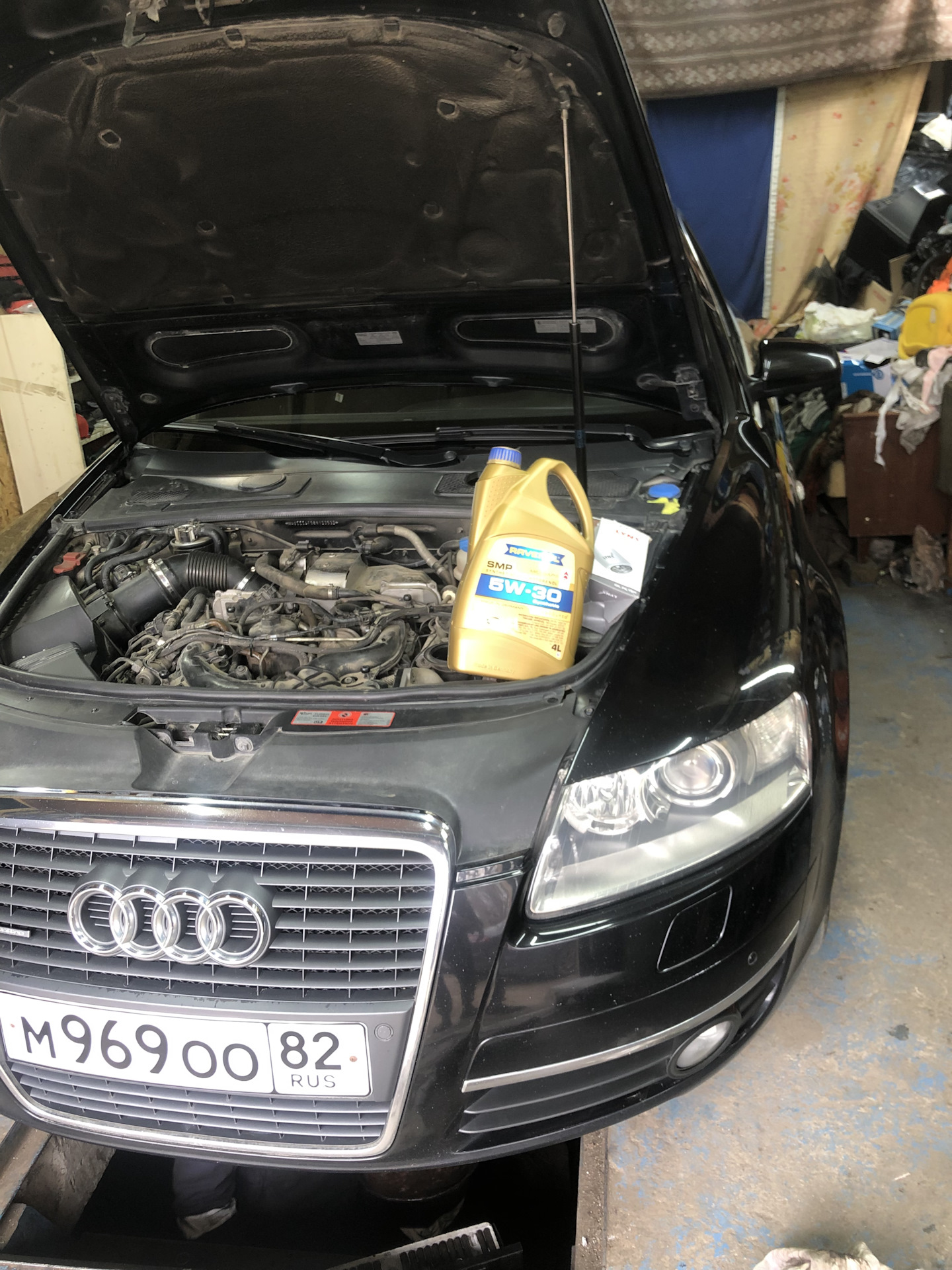 Замена масло — Audi A6 (C6), 3 л, 2008 года | плановое ТО | DRIVE2