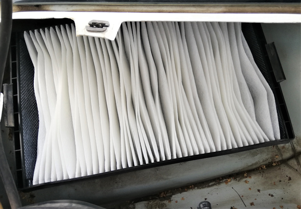 Замена салонного фильтра. — Lada Гранта лифтбек, 1,6 л, 2015 года ...