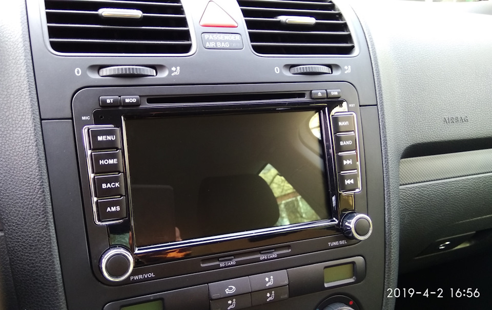 Магнитола — Volkswagen Golf Mk5, 1,6 л, 2008 года | автозвук | DRIVE2