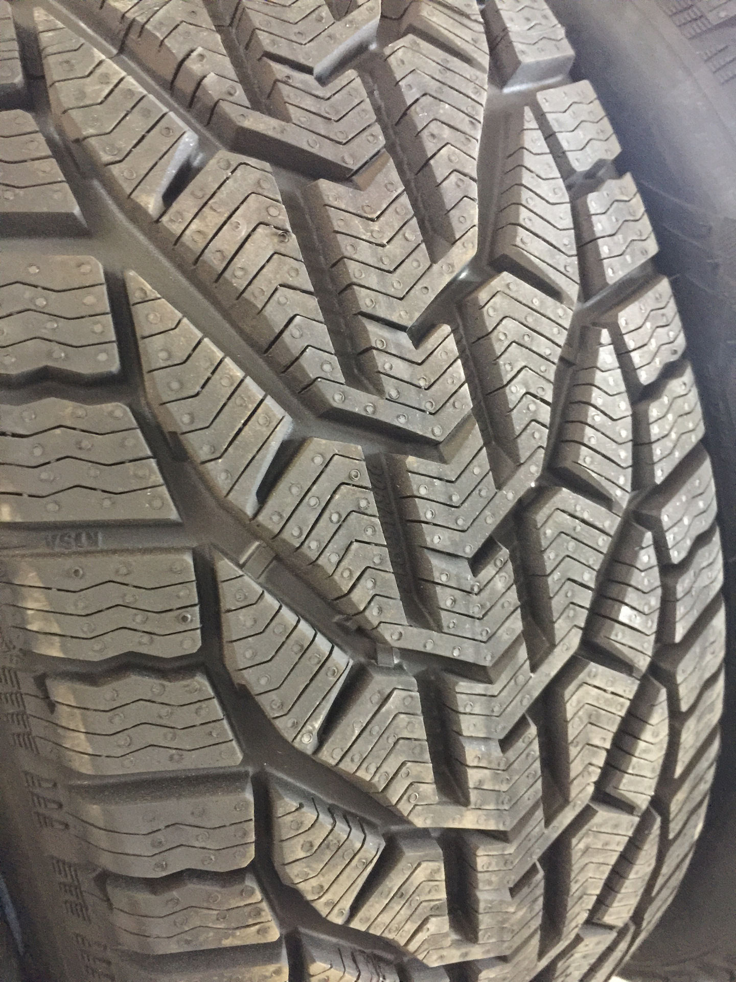 Tigar winter r17. Tigar 225/45r17 Winter. 225/45/17 Tigar Winter. Tigar Winter 225/45r17 94h. 225/45 R17 Tigar Winter 94h XL.