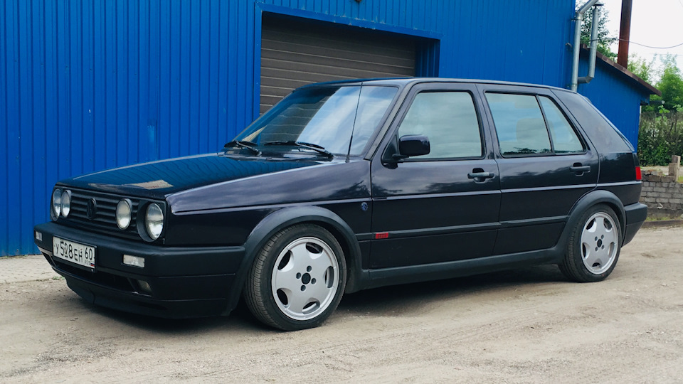 Volkswagen Golf Mk2 "Fire & Ice"