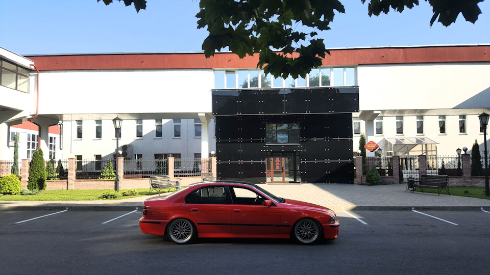 . — BMW 5 series (E39)