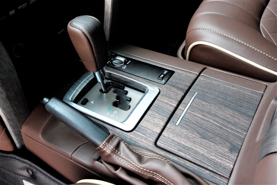 Фото в бортжурнале Toyota Land Cruiser 200