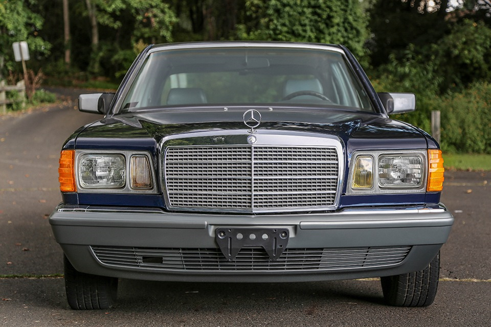 126 пап. Мерседес 126 американец. Mercedes w126 Америка. Мерседес w126. Mercedes w126 USA.