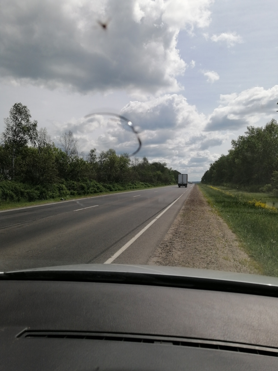 Прилетел камень в лобовое… — Volkswagen Touran (1G), 1,4 л, 2013 года ...