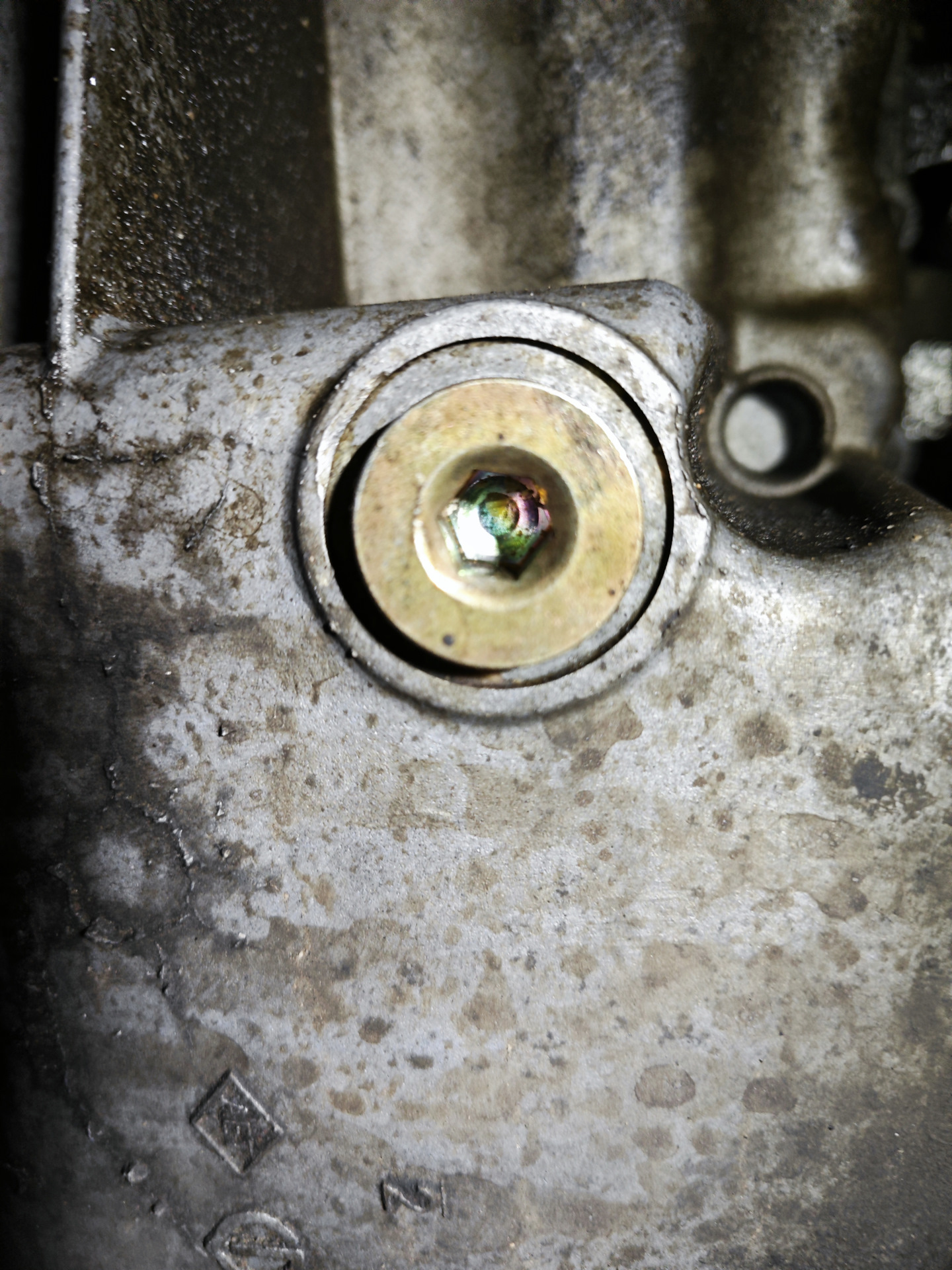 Сорвал резьбу на поддоне. Решено. — Renault Megane II, 1,6 л, 2008 года ...