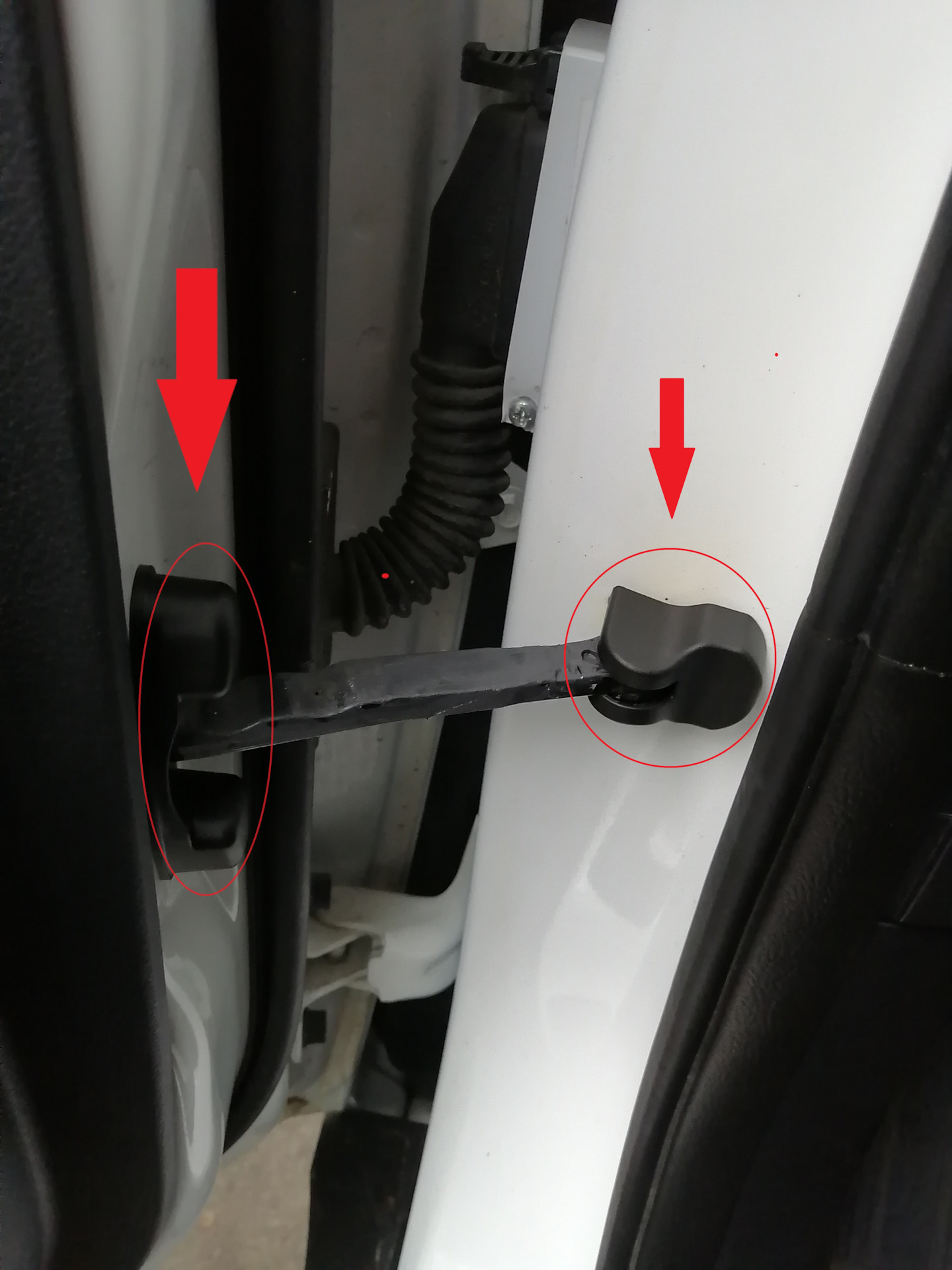 Накладки на ограничители дверей. — KIA Sportage (4G), 2 л, 2016 года ...