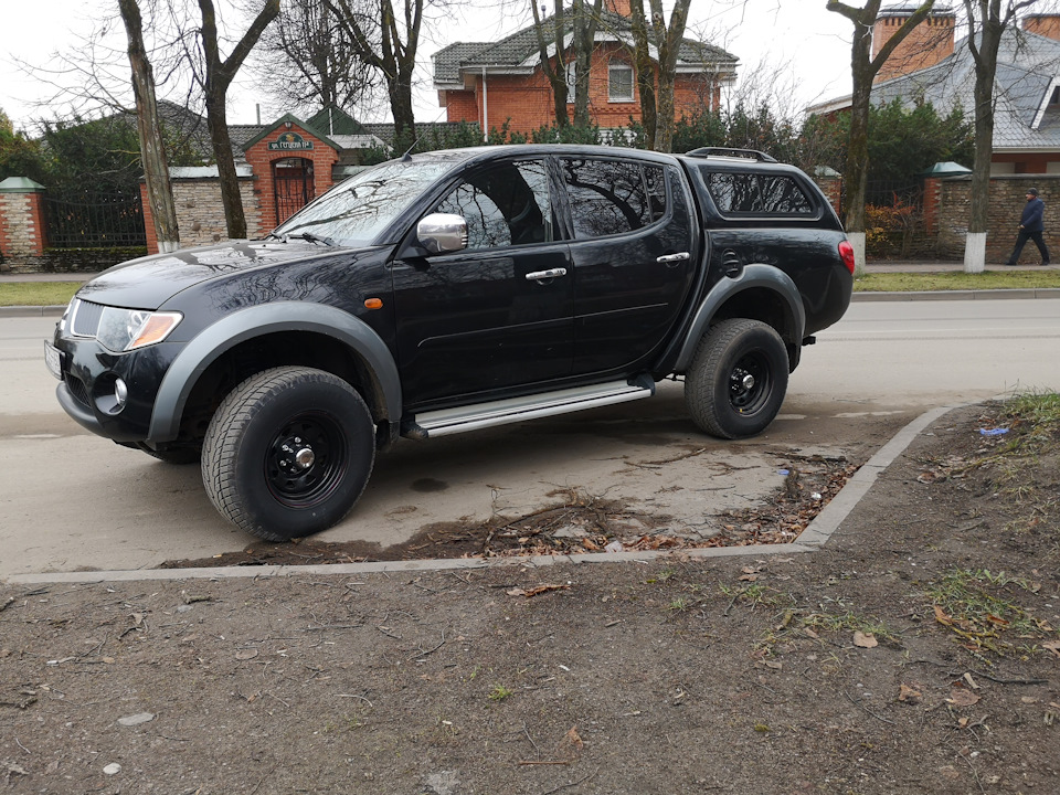 Mitsubishi L IV > Какой минимальной ширины диск должен быть под /70 R16 ?