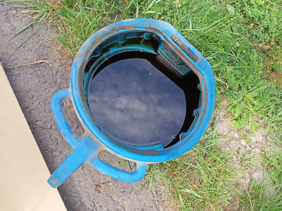 ТО. Замена масла в двигателе — Toyota Corolla (100), 1,6 л., 1999 года ...