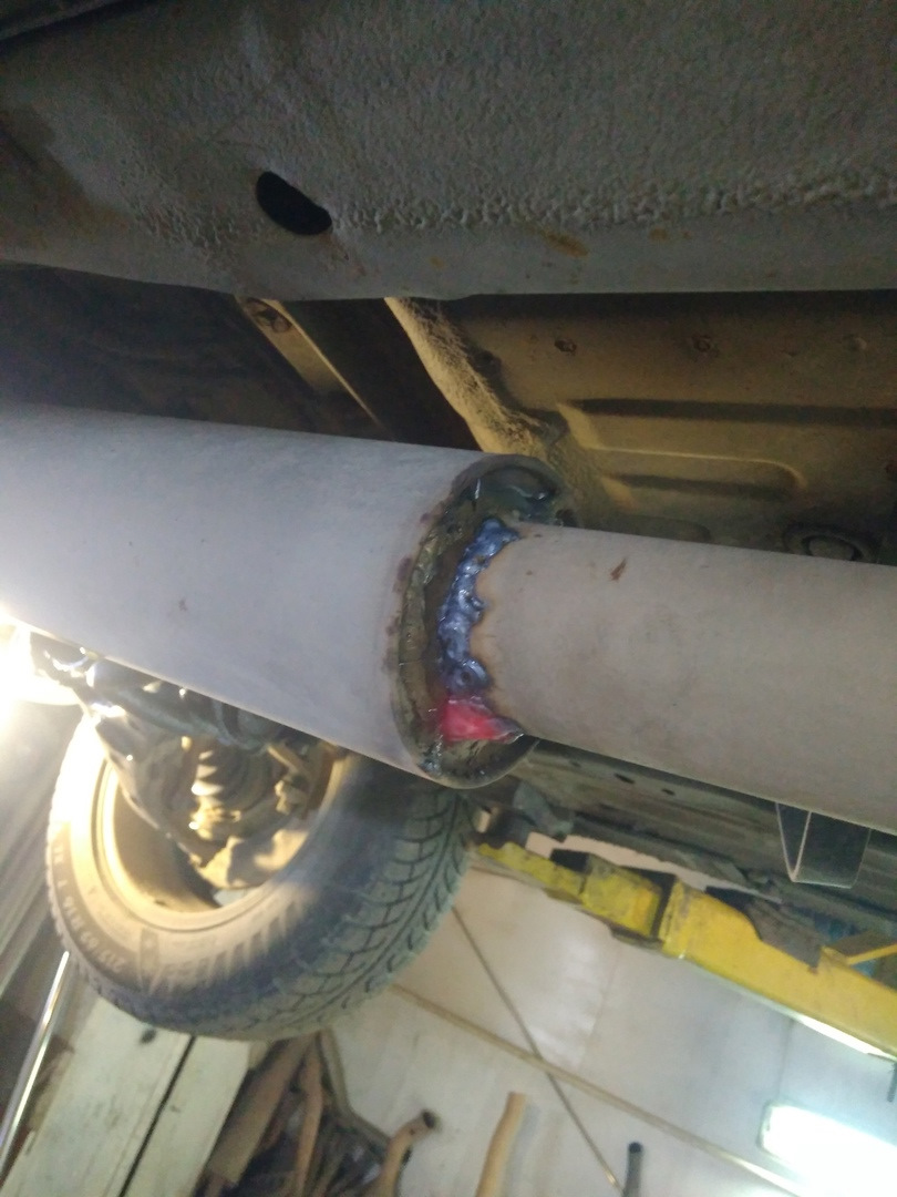 Установка выпускного коллектора HKS и резонатора Гельмгольца — Honda CR ...