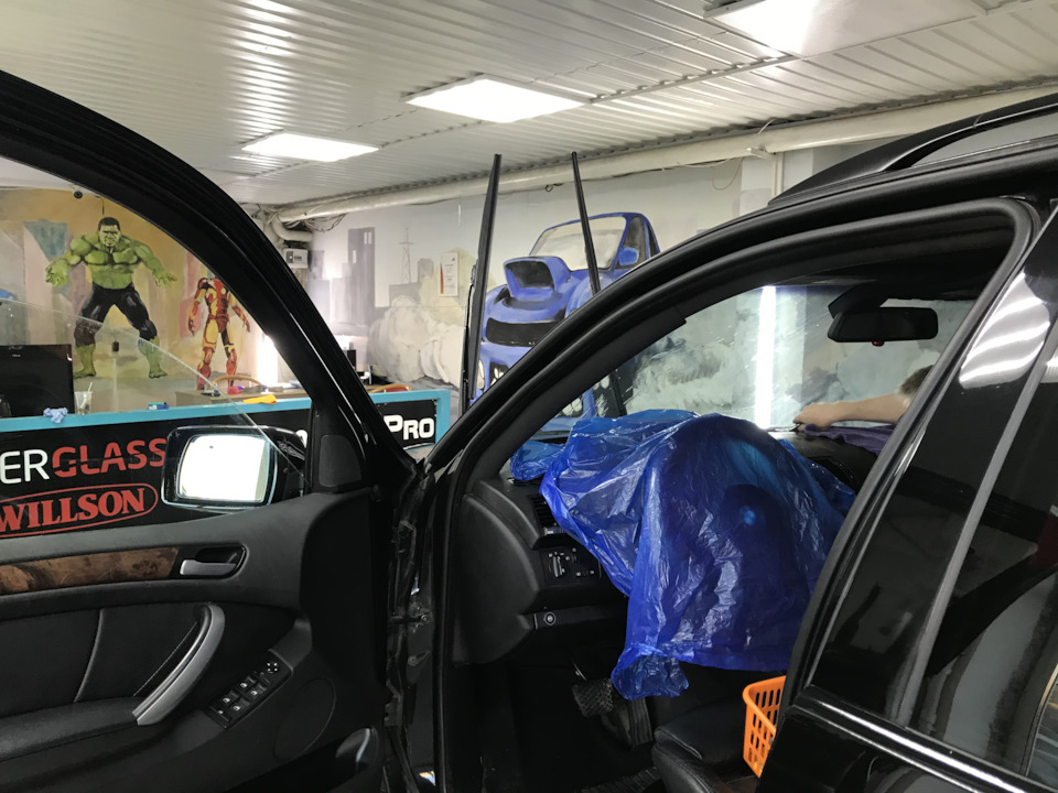 Атермальная пленка лобового стекла — BMW X5 (E53), 3 л, 2005 года ...