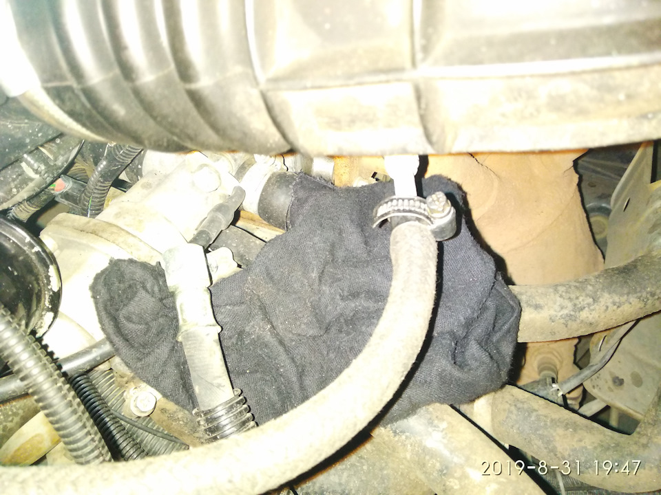 Промывка форсунок и чистка дроссельной заслонки. — Lada Приора седан, 1 ...