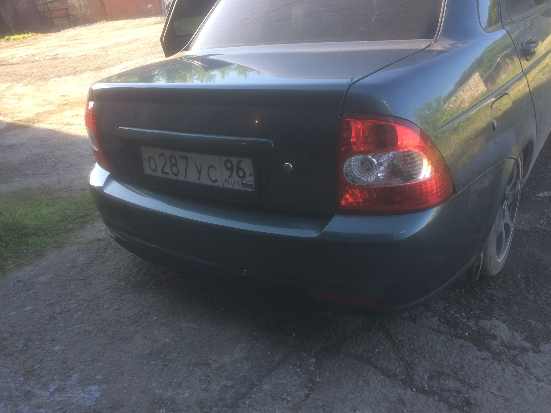 задний бампер приора 2 седан драйв 2. бампер приора 2 седан. приора 2 седан сзади. задний бампер приора седан в цвет. бампер приора 2 седан.