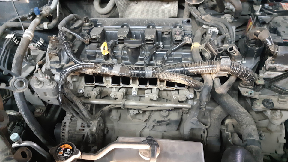 Промывка форсунок со снятием — Mazda CX-5 (1G), 2 л, 2012 года | своими ...