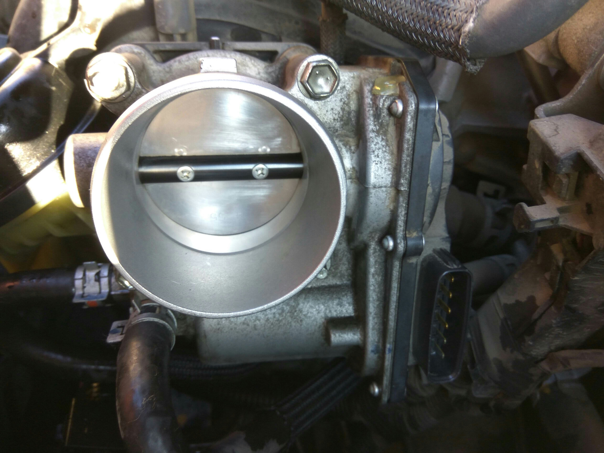 Обучение электронной дроссельной заслонки — Toyota E 140, 1,5 л, 2009 ...