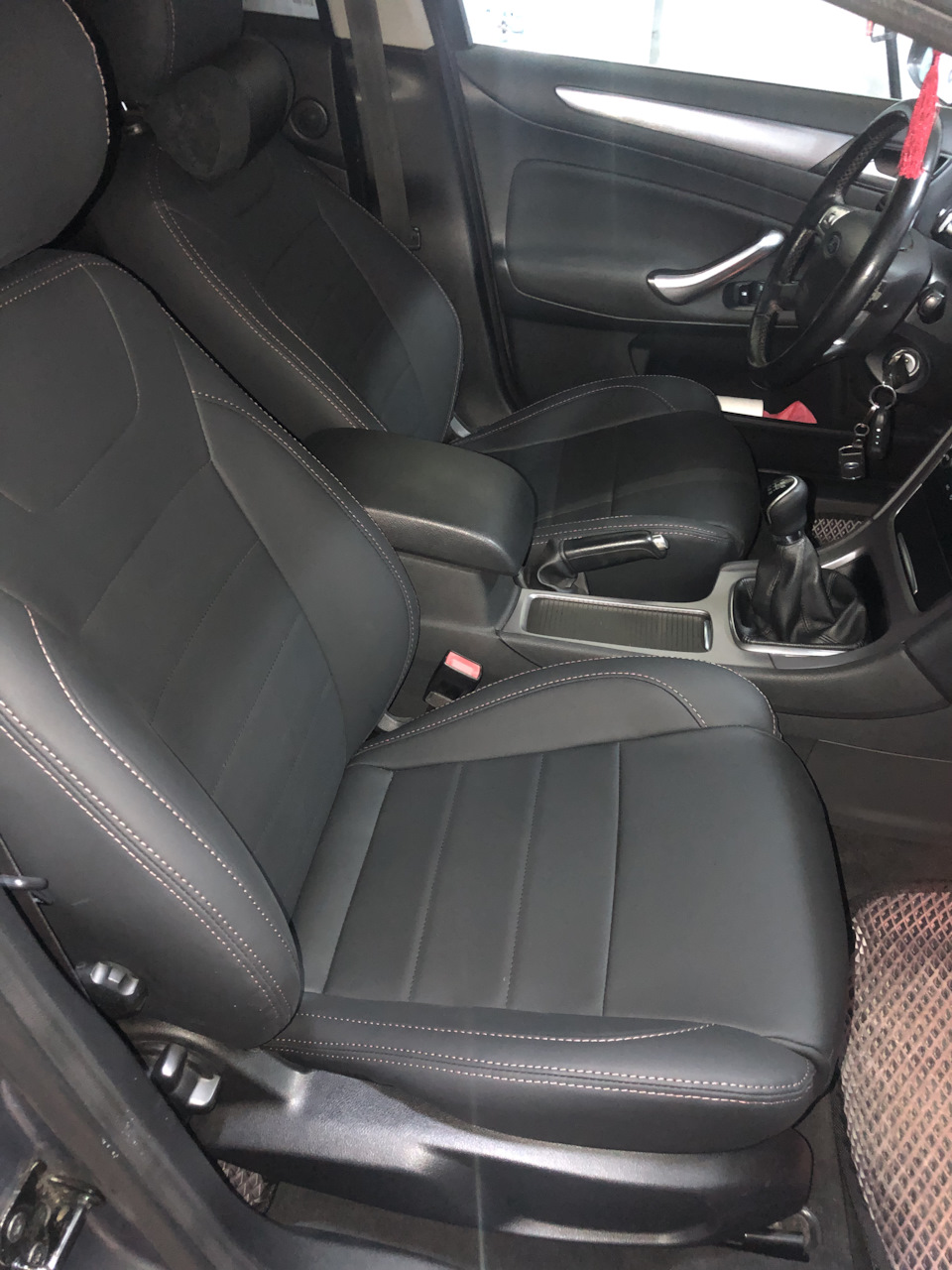 Установка каркасных чехлов — Ford Mondeo IV, 2 л, 2012 года | просто ...