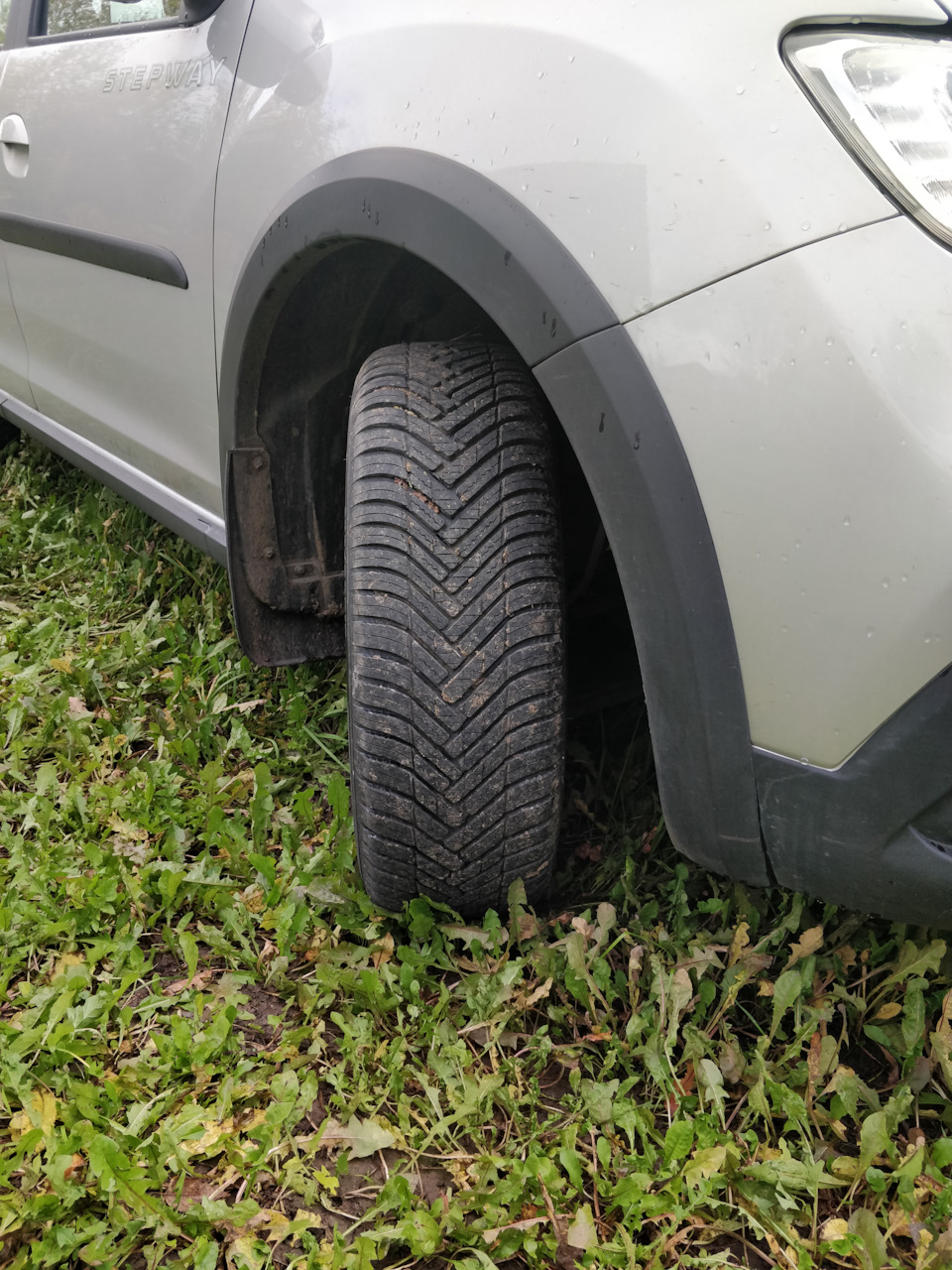 Замена, штатной резины на Всесезонку Hankook Kinergy 4S2 H750 205/60 16 —  Renault Logan Stepway, 1,6 л, 2019 года | шины | DRIVE2