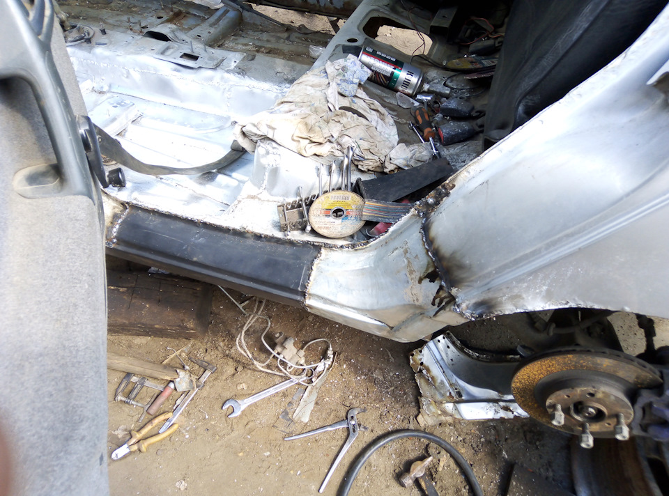 Замена днища и ремонт лонжерона. — DRIVE2