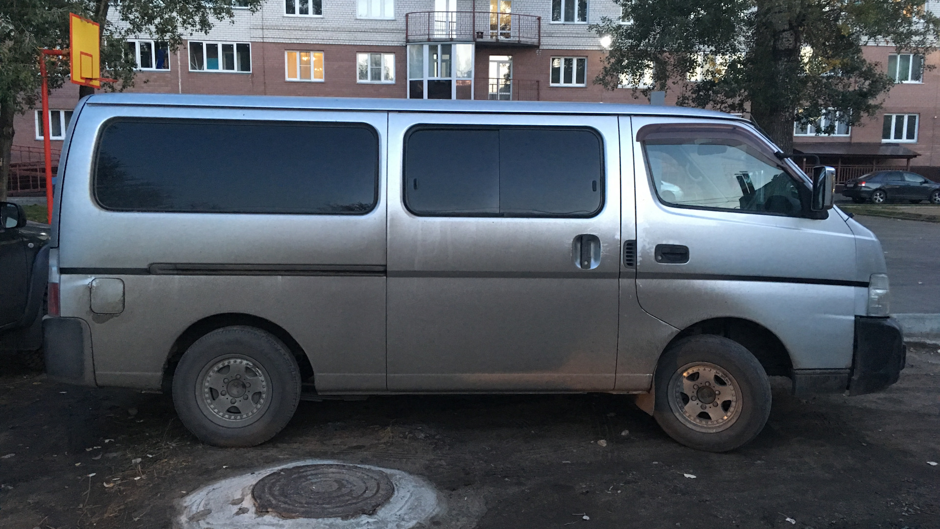 Nissan Caravan 24