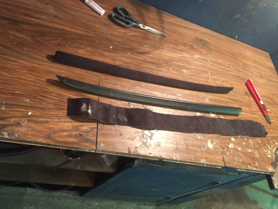 Молдинги в алькантару . Двери обшивки — Lada Приора хэтчбек, 1,6 л ...