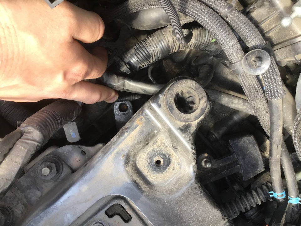 вооон там <img src= — Volvo C30