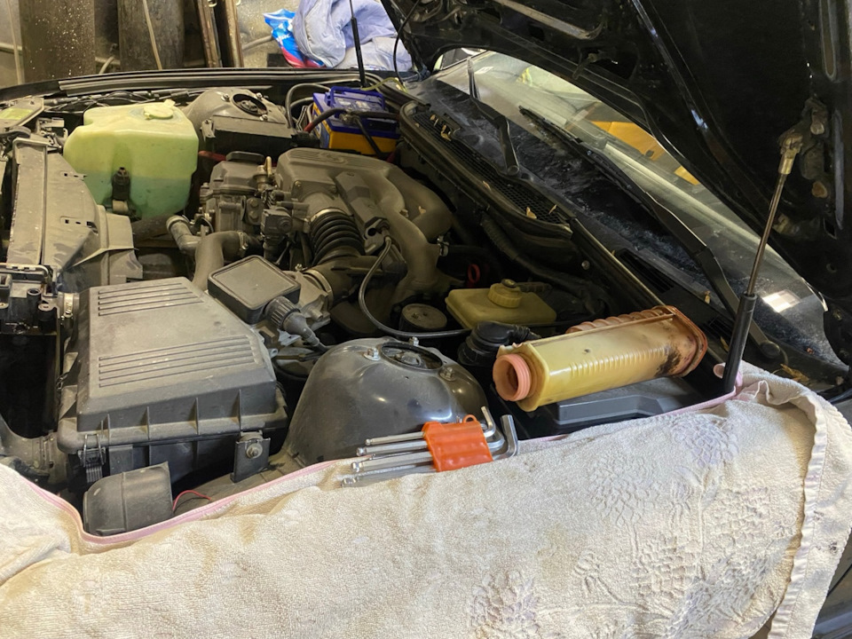 Убираем течь расширительного бачка — BMW 3 series (E36/5), 1,6 л, 1998 ...