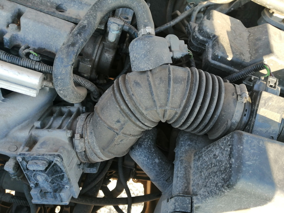 Борьба с ECM250A Патрубок воздушного фильтра — Volvo S80 (1G), 2,4 л