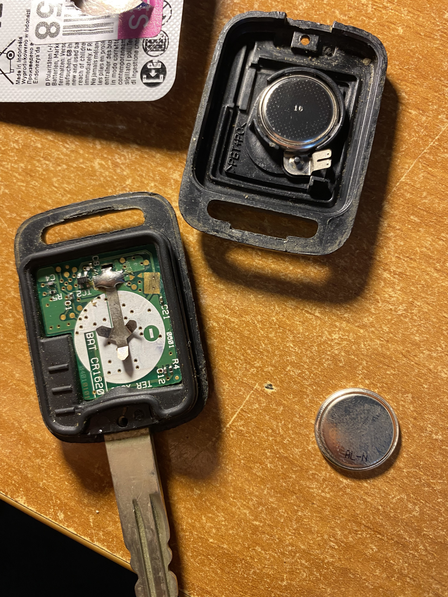 Как поменять батарейку в ключе ниссан микра