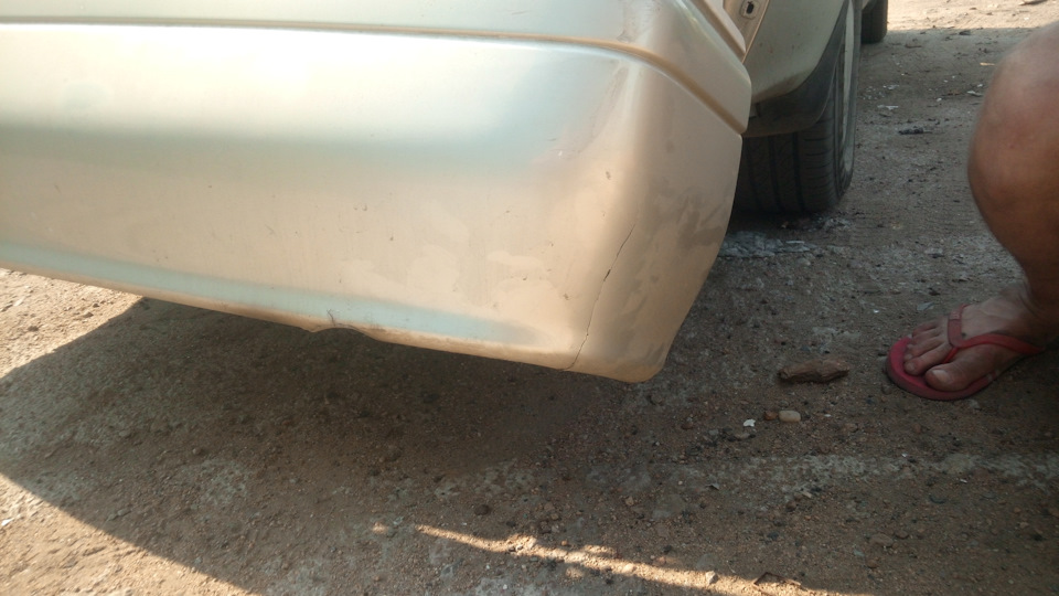 Треснул бампер? 5 минут и готово! — Toyota Crown (S150), 2,5 л, 1997 ...