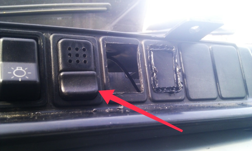 Торпеда приборная панель иж 2126. Иж-2126 ода обогрев заднего стекла. Кнопки зуммер на иж 2126. Тоннель на иж ода 2126. Кнопки иж ода.