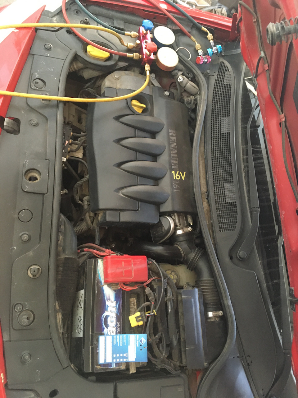 Проверка кондиционера — Renault Megane II, 1,6 л, 2006 года | визит на ...