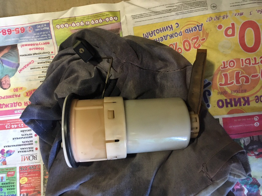 Замена топливного фильтра. - Toyota Corolla (120), 1,5 л, 2003 года плановое ТО 