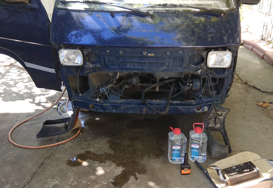Трапеция дворников и печки HiAce — Toyota HiAce (H100), 2,4 л, 1991 ...