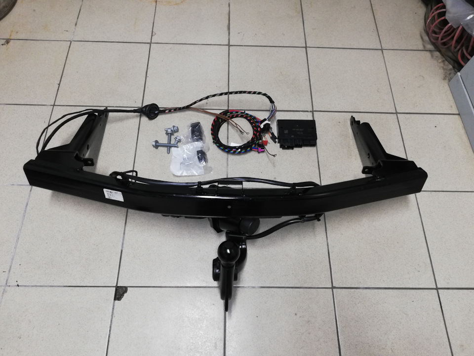 Фаркоп Audi A4 B9 / A5 5F на Audi A4 Allroad (B9), Audi A4 (B9), Audi ...