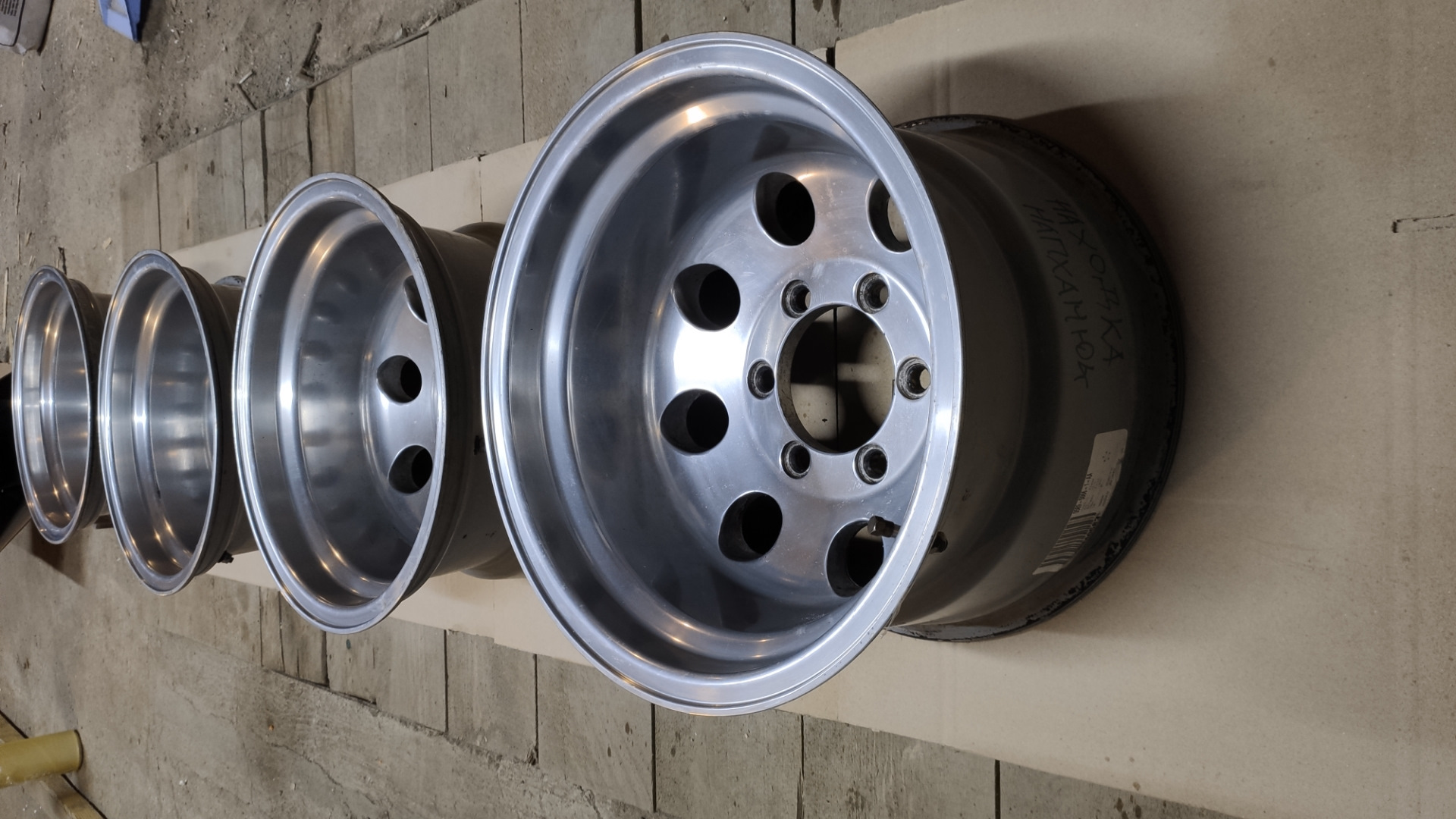 Диски томпсон. Диски Mickey Thompson r17. Диски Микки Томпсон 5х114.3. Mickey Thompson r15. Диски Микки Томпсон r15.