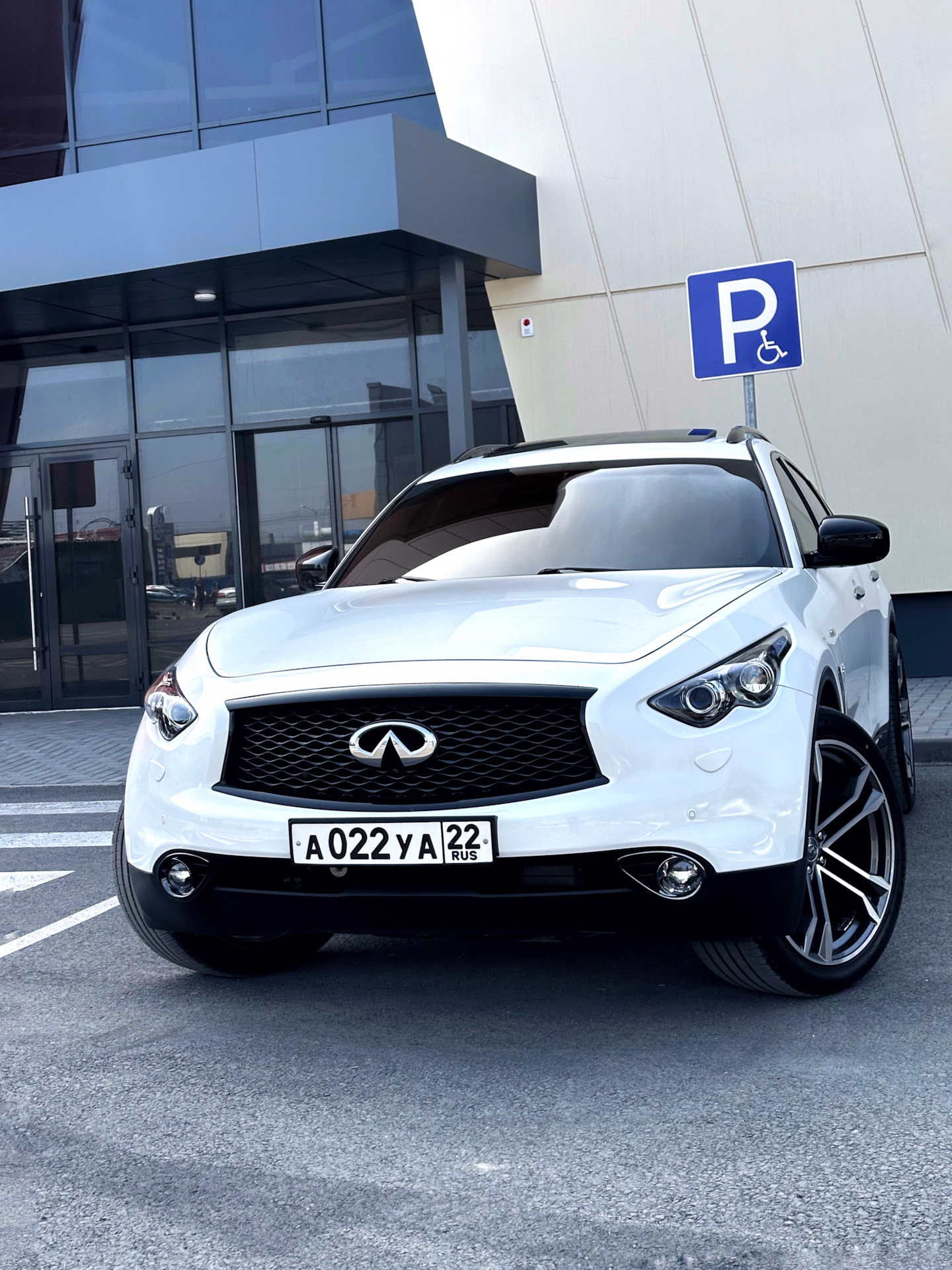 22ые колеса установлены 🔳 — Infiniti QX70, 3,7 л, 2013 года | колёсные ...