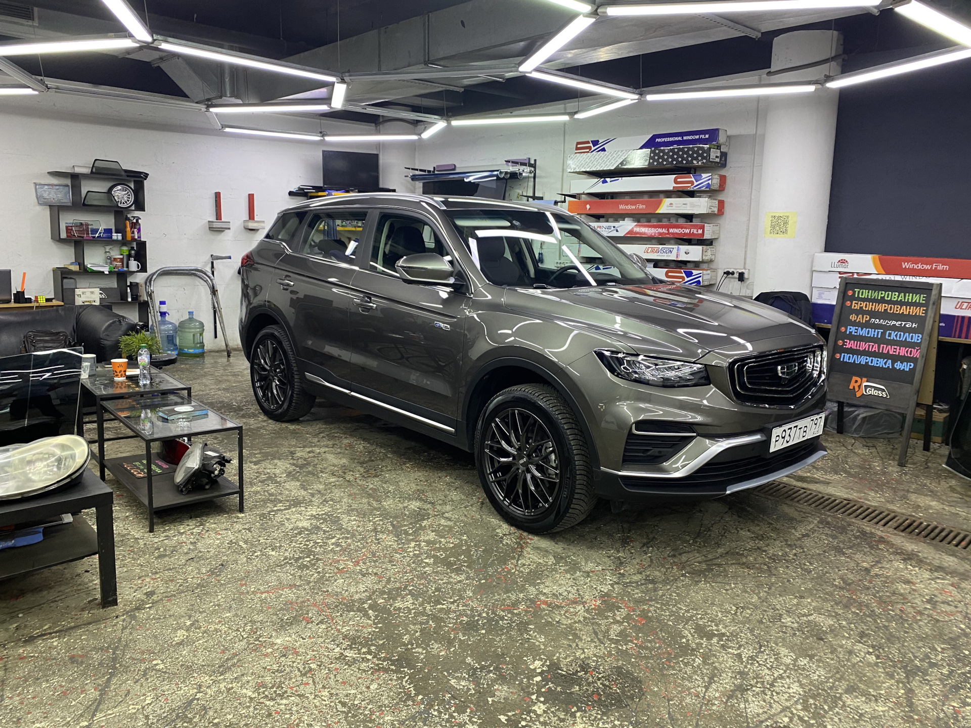 12. Тонировка. — Geely Atlas Pro, 1,5 л, 2023 года | аксессуары | DRIVE2